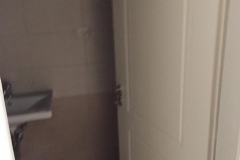 Zyre me qera ne Tirane (2)