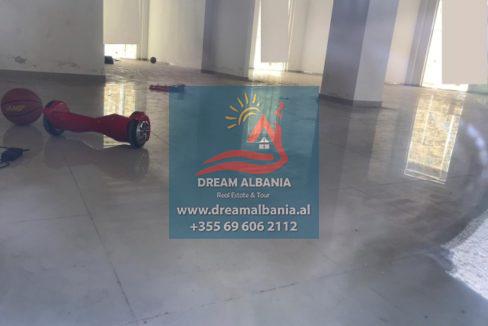 Dyqan ne shitje ne Tirane (2) (640x480)