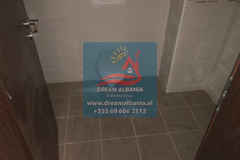 Dyqan ne shitje ne Tirane (4) (640x480)