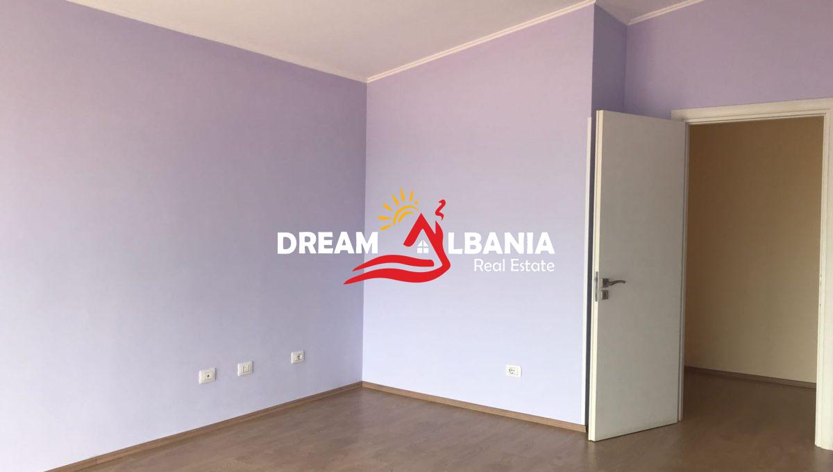 Vile ne shitje ne Tirane (36)