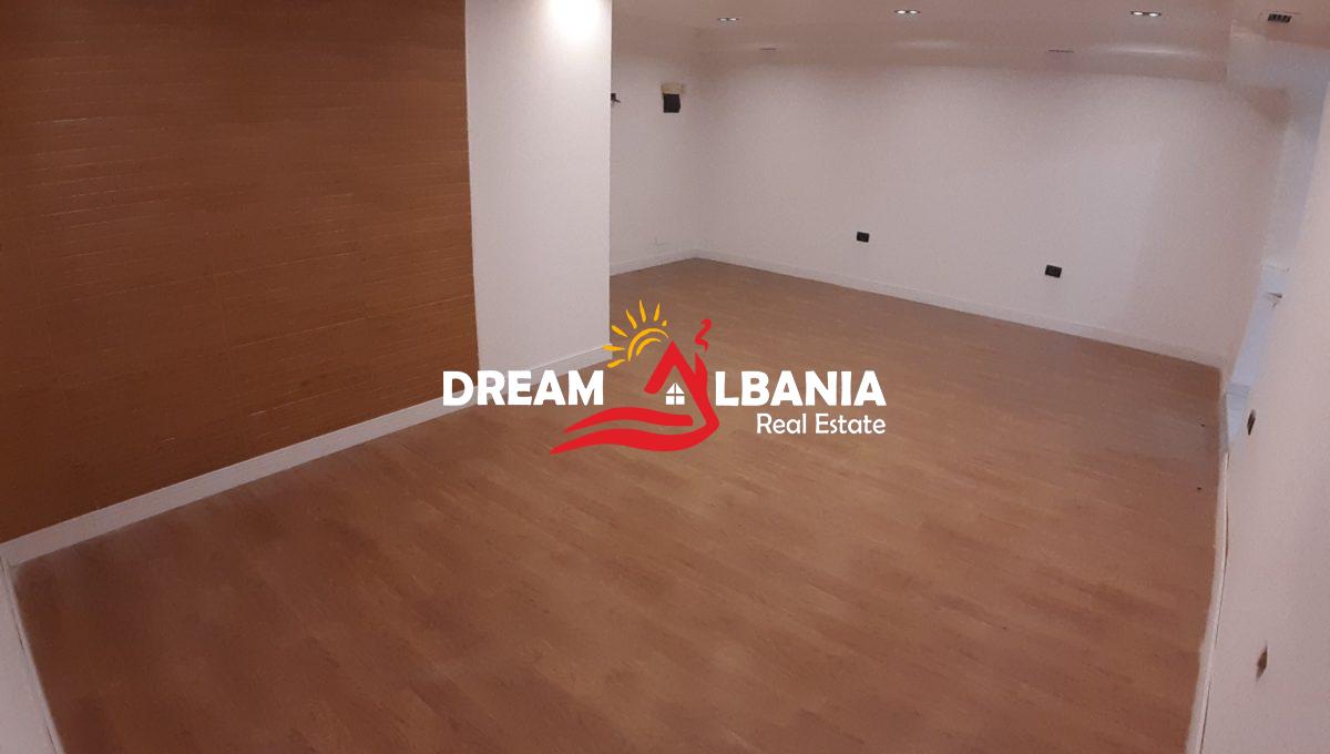 Dyqan ne shitje ne Tirane (4)