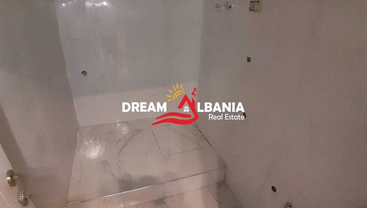 Dyqan ne shitje ne Tirane (7)
