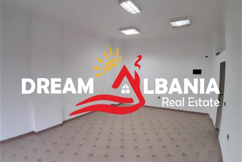 Dyqan ne shitje ne Tirane (5)