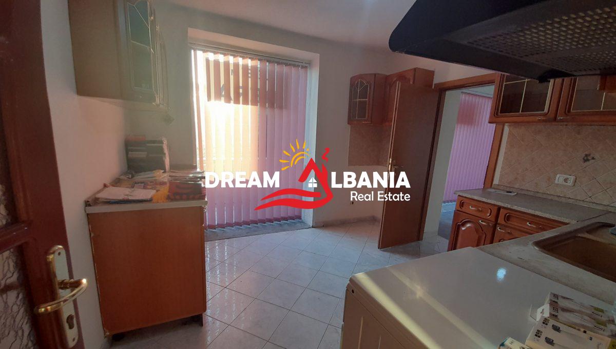 Ambjent me qera per klinike zyra ne zonen e 21 Dhjetorit ne rrugen e Kavajes (ID 4271553) (7)