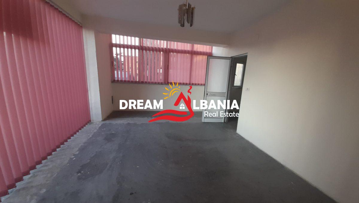 Ambjent me qera per klinike zyra ne zonen e 21 Dhjetorit ne rrugen e Kavajes (ID 4271553) (8)