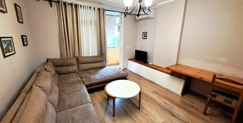 Appartamento 1+1 con cucina propria in affitto nel Comune di Parigi vicino al giardino fiorito di Tirana (ID 42111074)