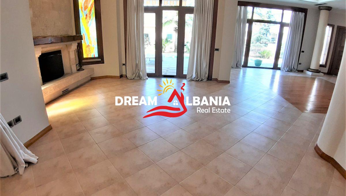 Vila ne shitje ne Tirane (14)