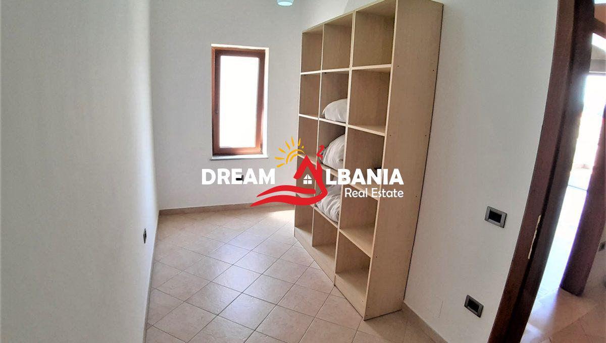 Vila ne shitje ne Tirane (23)