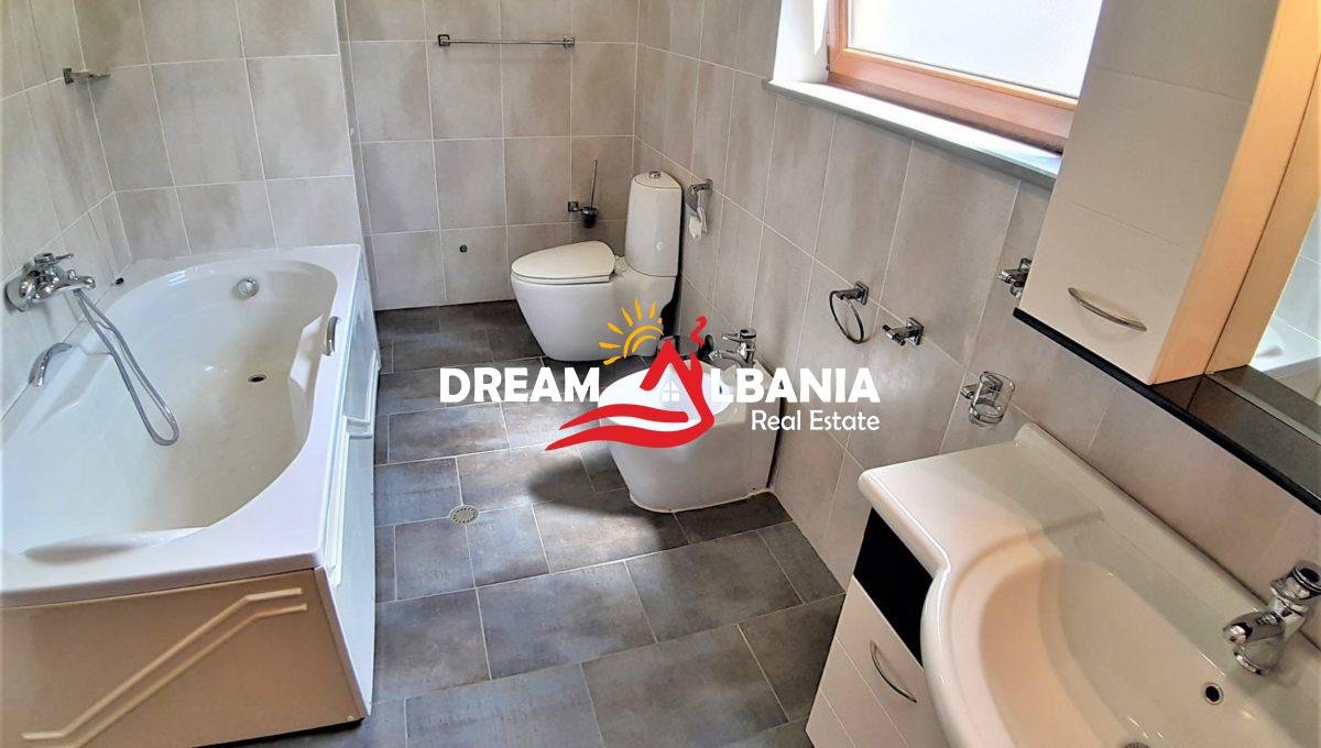 Vila ne shitje ne Tirane (24)