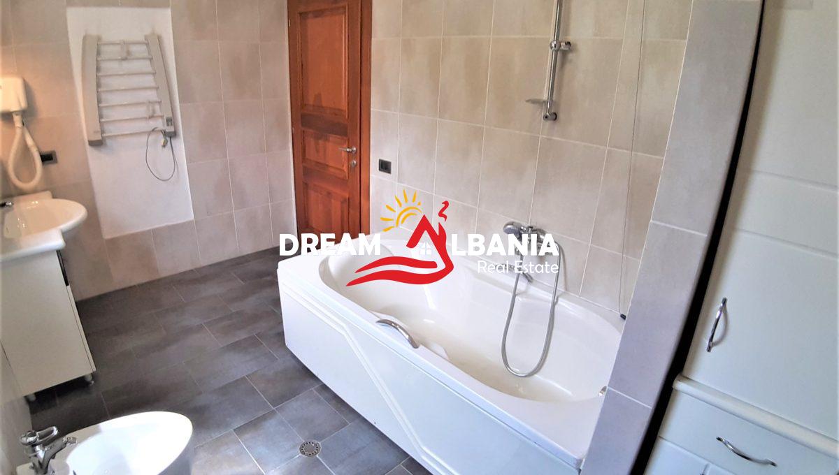 Vila ne shitje ne Tirane (25)