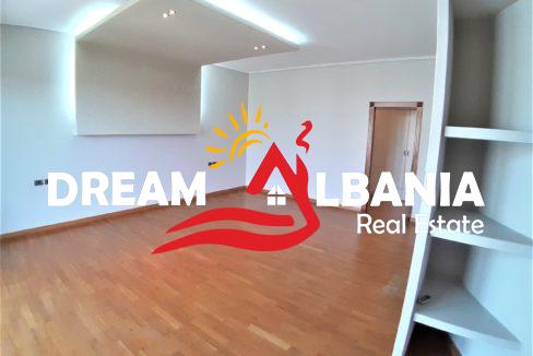 Vila ne shitje ne Tirane (26)