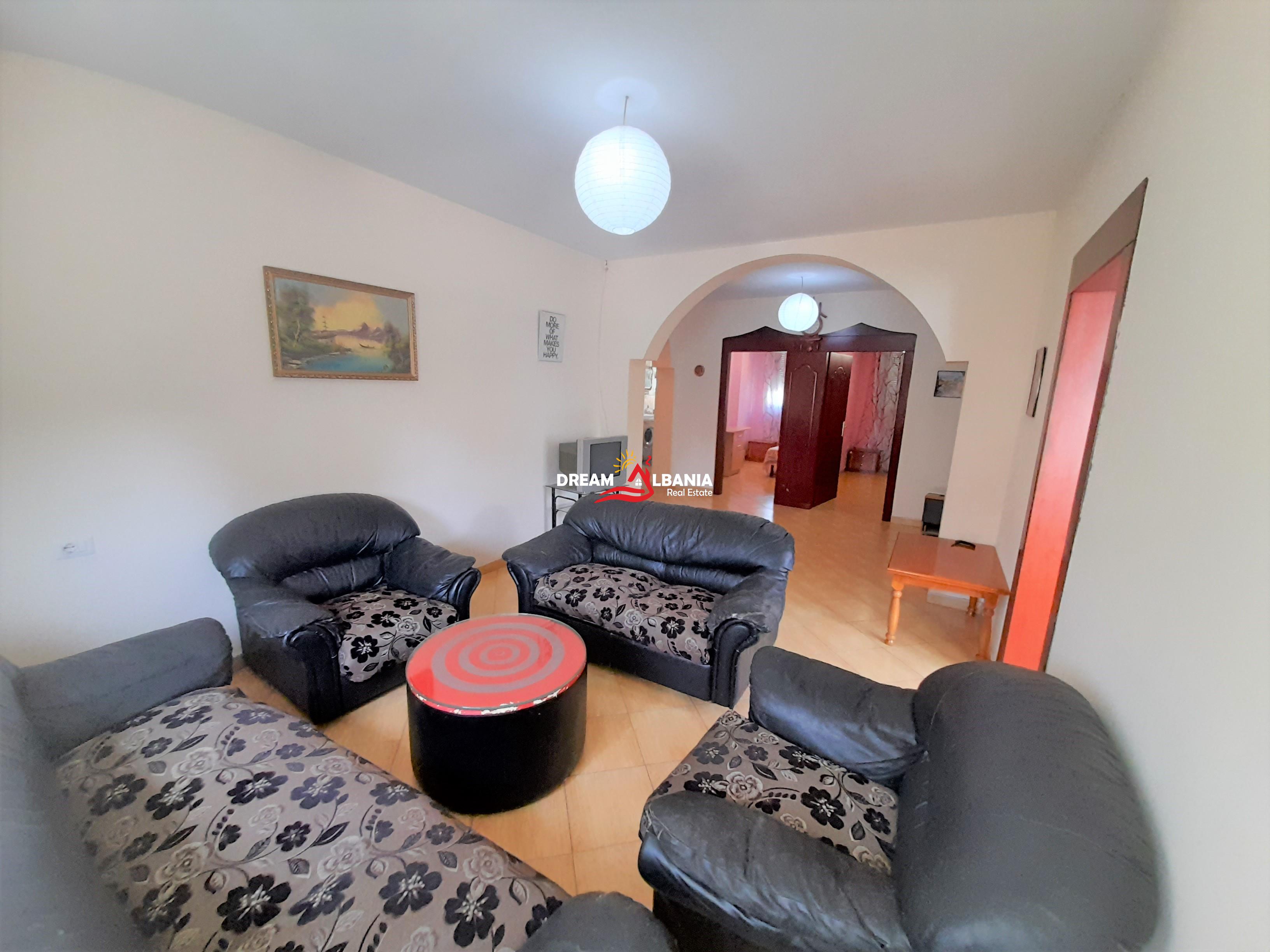 Tiran Polis Müdürlüğü yakınında Myslym Shyri Caddesi’nde kiralık villa (ID 4251187)