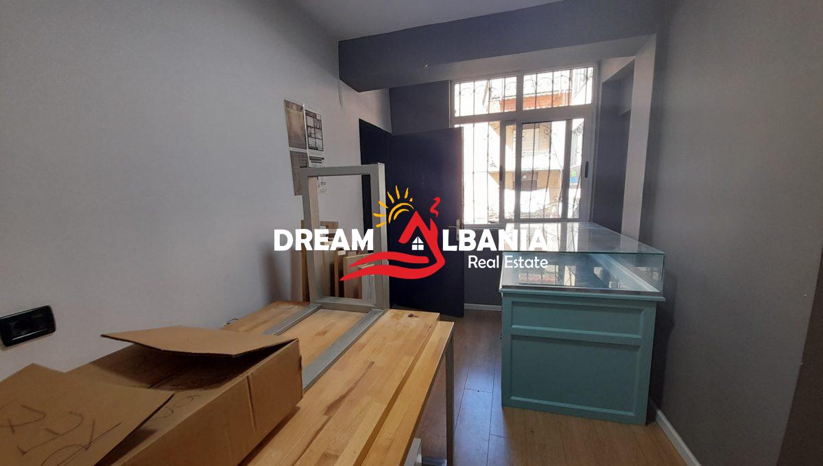 Ambjent biznesi me qera ne zonen e Myslym Shyrit prane pasticeri Someg (ID 4261617) (1)