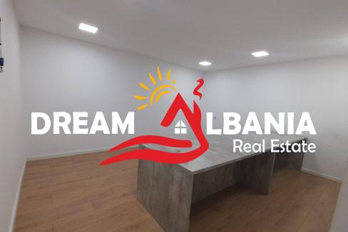 Ambjent biznesi me qera ne zonen e Myslym Shyrit prane pasticeri Someg (ID 4261617) (11)