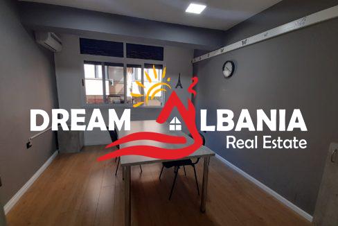 Ambjent biznesi me qera ne zonen e Myslym Shyrit prane pasticeri Someg (ID 4261617) (12)