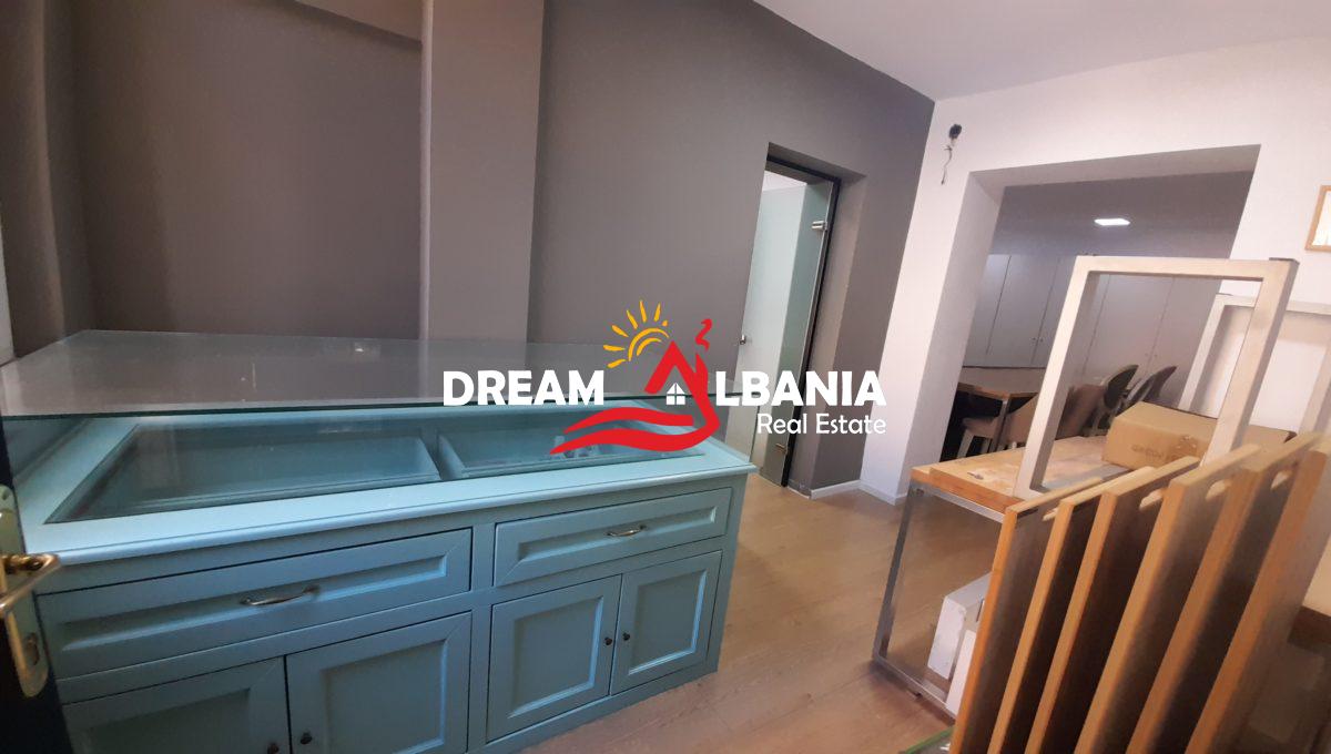 Ambjent biznesi me qera ne zonen e Myslym Shyrit prane pasticeri Someg (ID 4261617) (4)