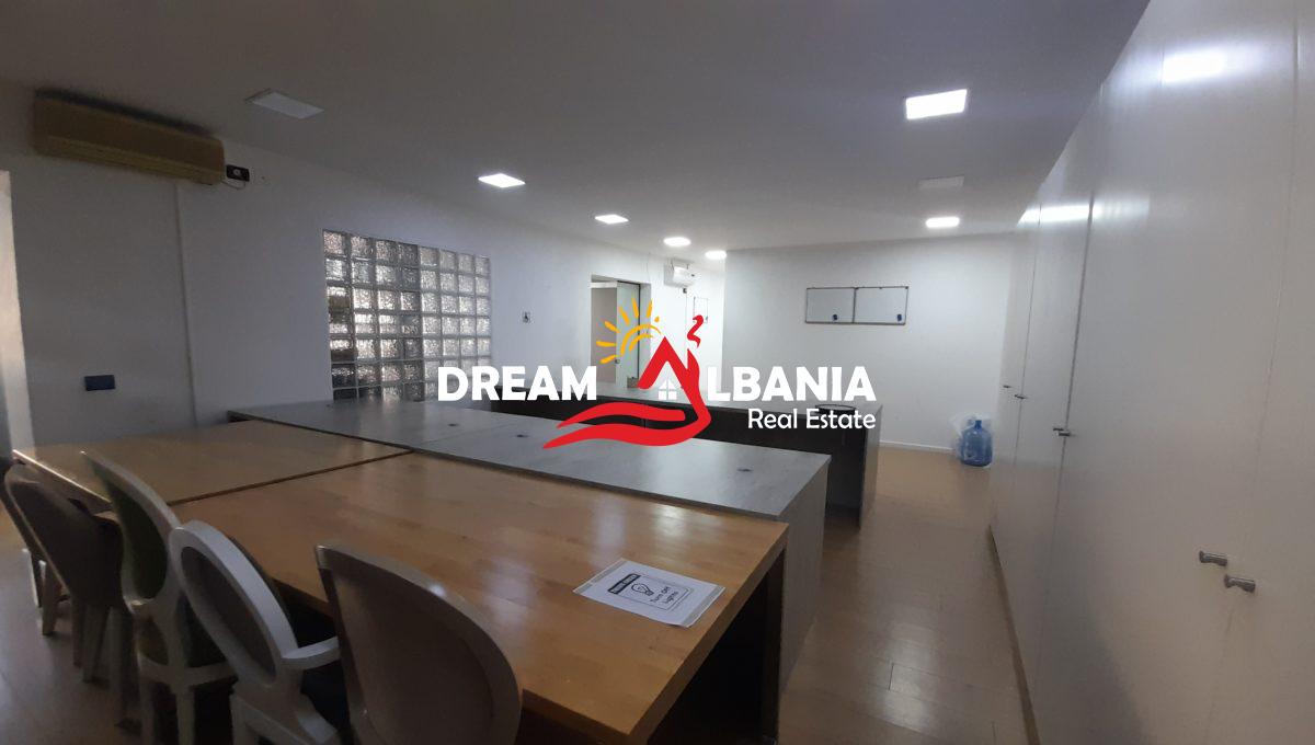 Ambjent biznesi me qera ne zonen e Myslym Shyrit prane pasticeri Someg (ID 4261617) (6)