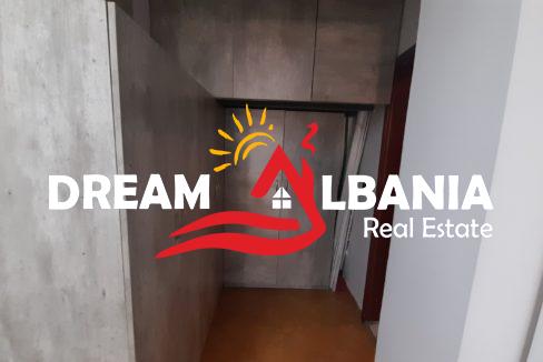 Ambjent biznesi me qera ne zonen e Myslym Shyrit prane pasticeri Someg (ID 4261617) (9)