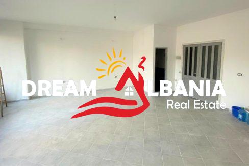 Dyqan ne shitje ne zonen e Brrylit (1)