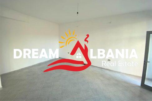 Dyqan ne shitje ne zonen e Brrylit (2)