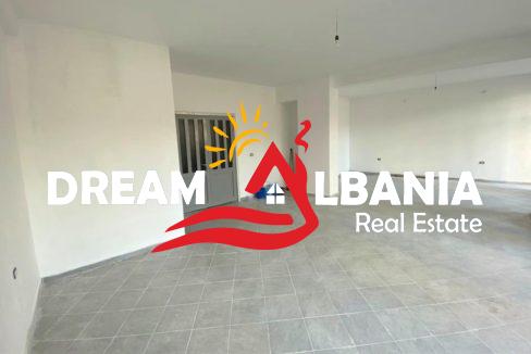 Dyqan ne shitje ne zonen e Brrylit (3)