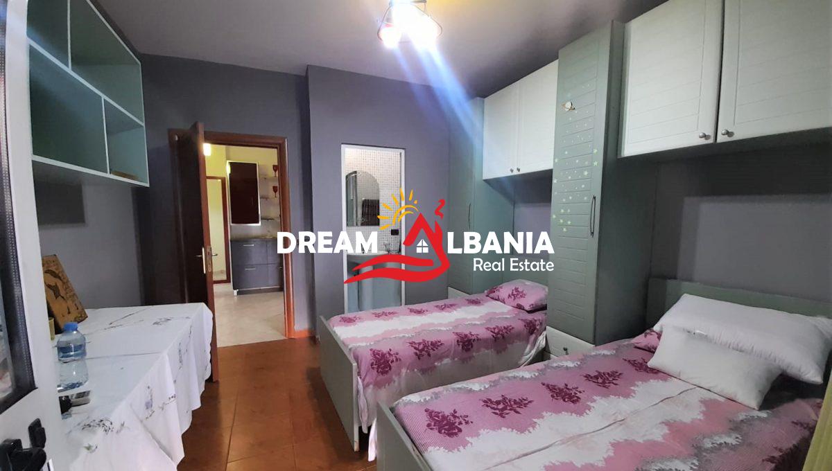 Ne zonen e Bllokut tek rruga Lidhja e Prizrenit jepet apartament 2+1 me qera(ID 42211264) (2)