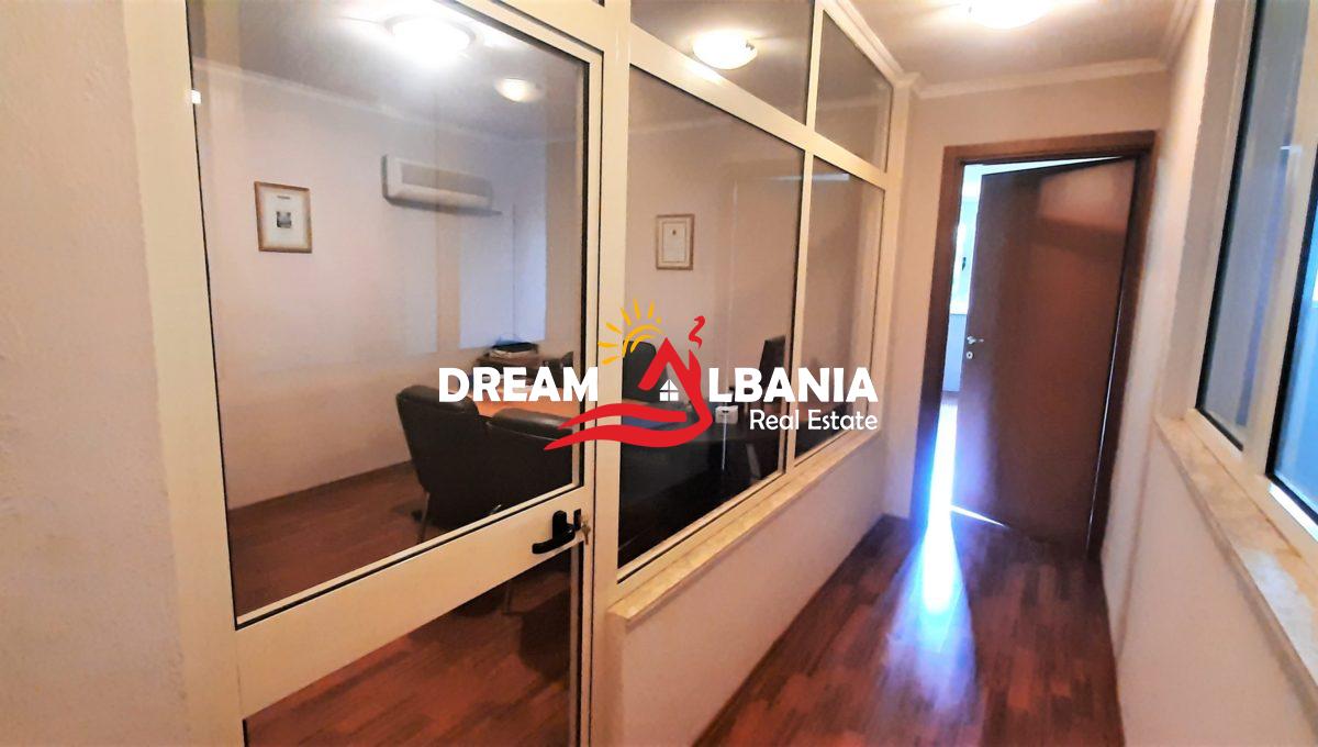 Dyqane ne shitje ne Tirane (10)