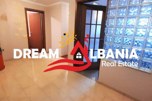 Dyqane ne shitje ne Tirane (11)