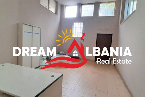Dyqane ne shitje ne Tirane (2)