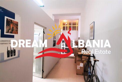 Dyqane ne shitje ne Tirane (3)