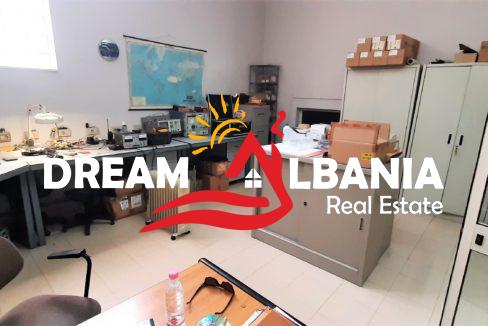 Dyqane ne shitje ne Tirane (5)