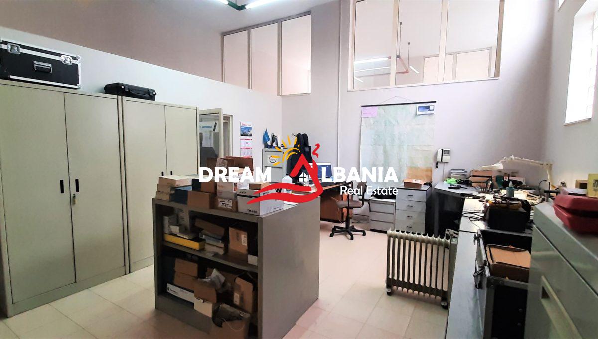 Dyqane ne shitje ne Tirane (6)