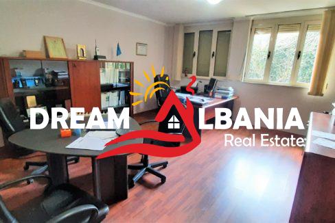 Dyqane ne shitje ne Tirane (7)