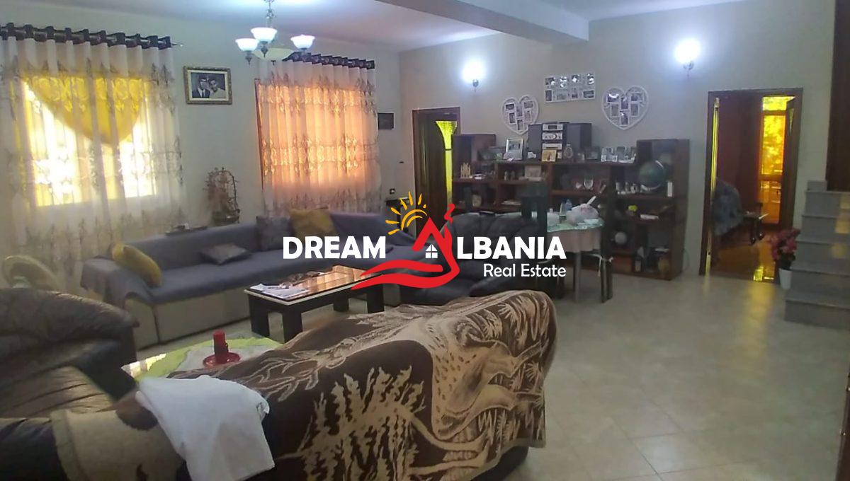 Shitet vile luksoze 2 kateshe ne zonen e rrethrrotullimit te Shkozes! (ID 4151070)