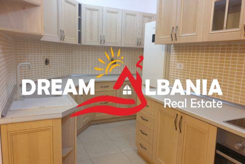 Jepet me qera super apartament 3+1 prane liqenit te thate! (ID 4231275)