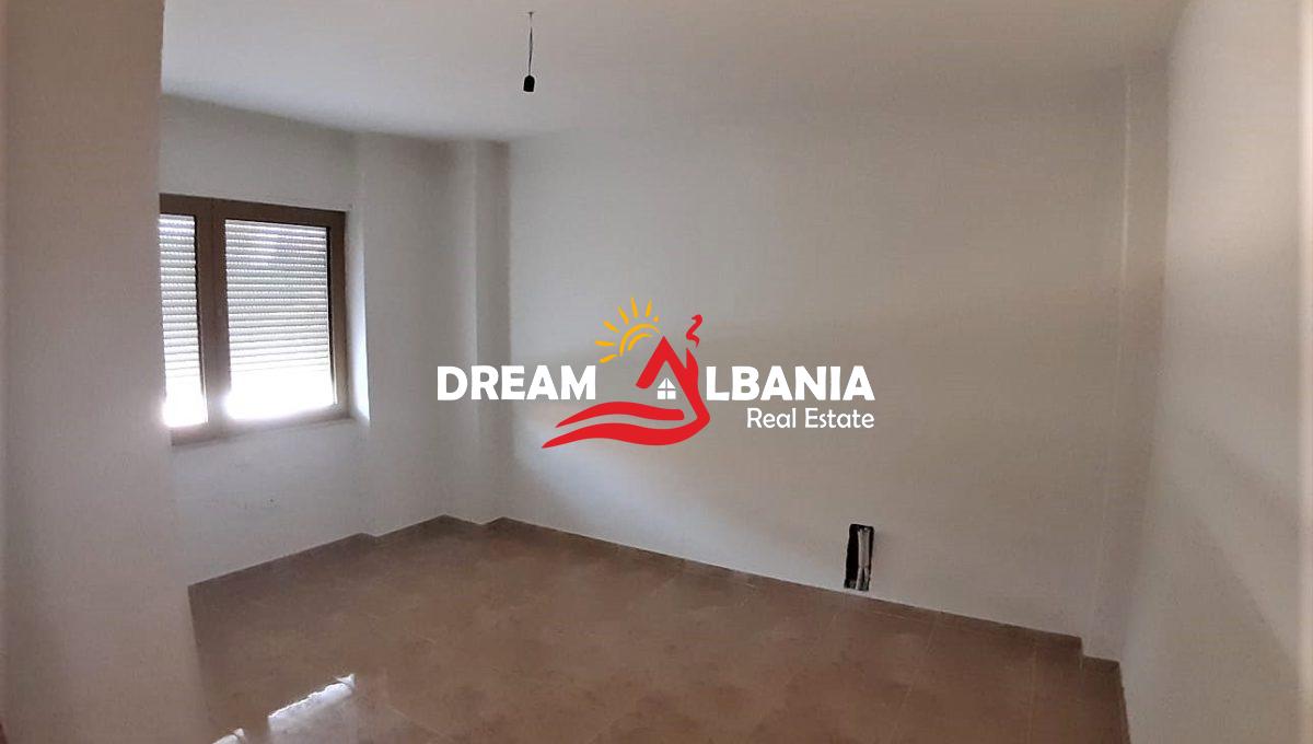 zyra me qera ne Tirane (9)