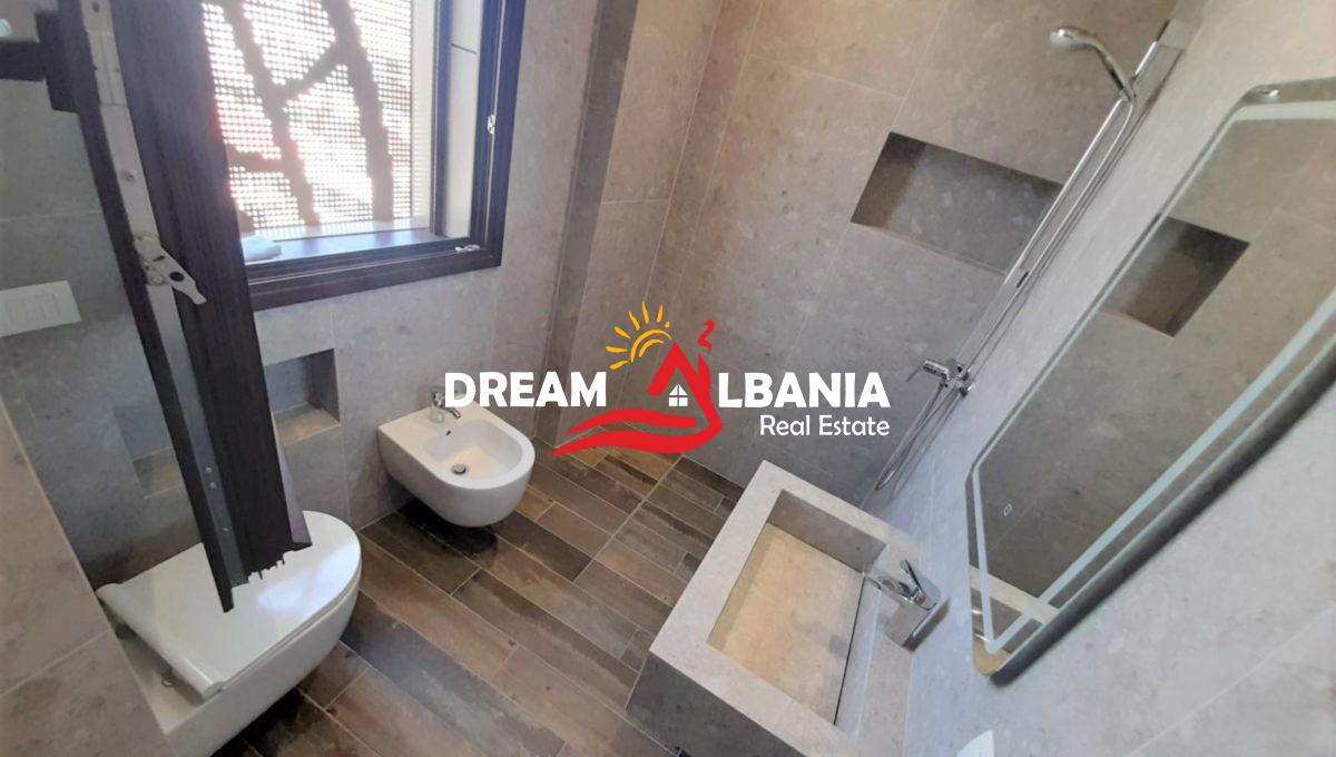 Jepet me qera Duplex ne rrugen e Barrikadave prane Qendres (ID 42211370) (7)