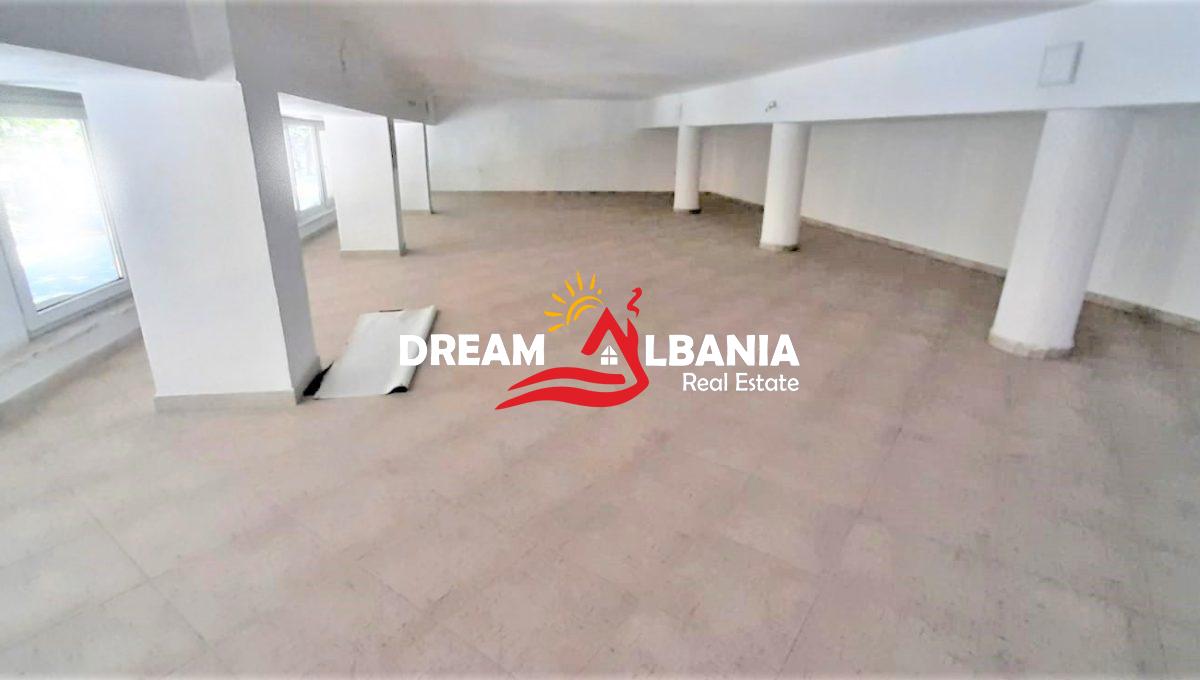 Zyra me qera ne Tirane (1)