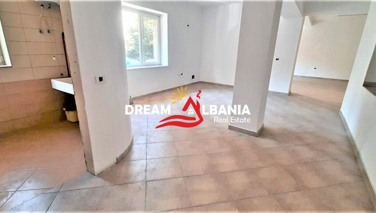 Zyra me qera ne Tirane (7)