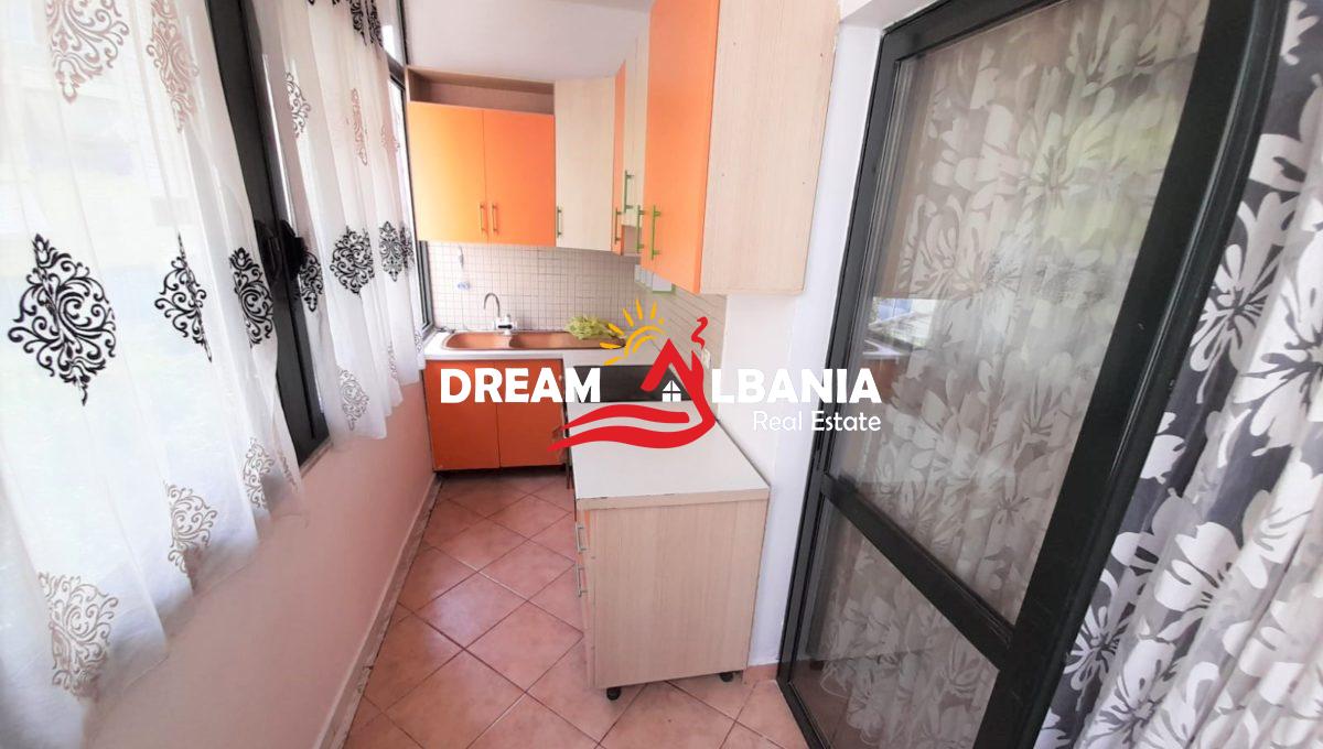 Shitet apartament 2+1+2 ne Don Bosko prane Hotel Ferrari (7)