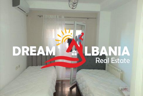 Jepet me qera apartament 2+1 tek Zogu i Zi (1)