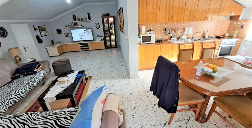2+1 apartment for sale on Dibra street near Madrasa in Tirana (ID 41211063)