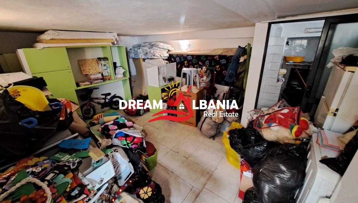 Dyqane ne shitje ne Tirane (13)