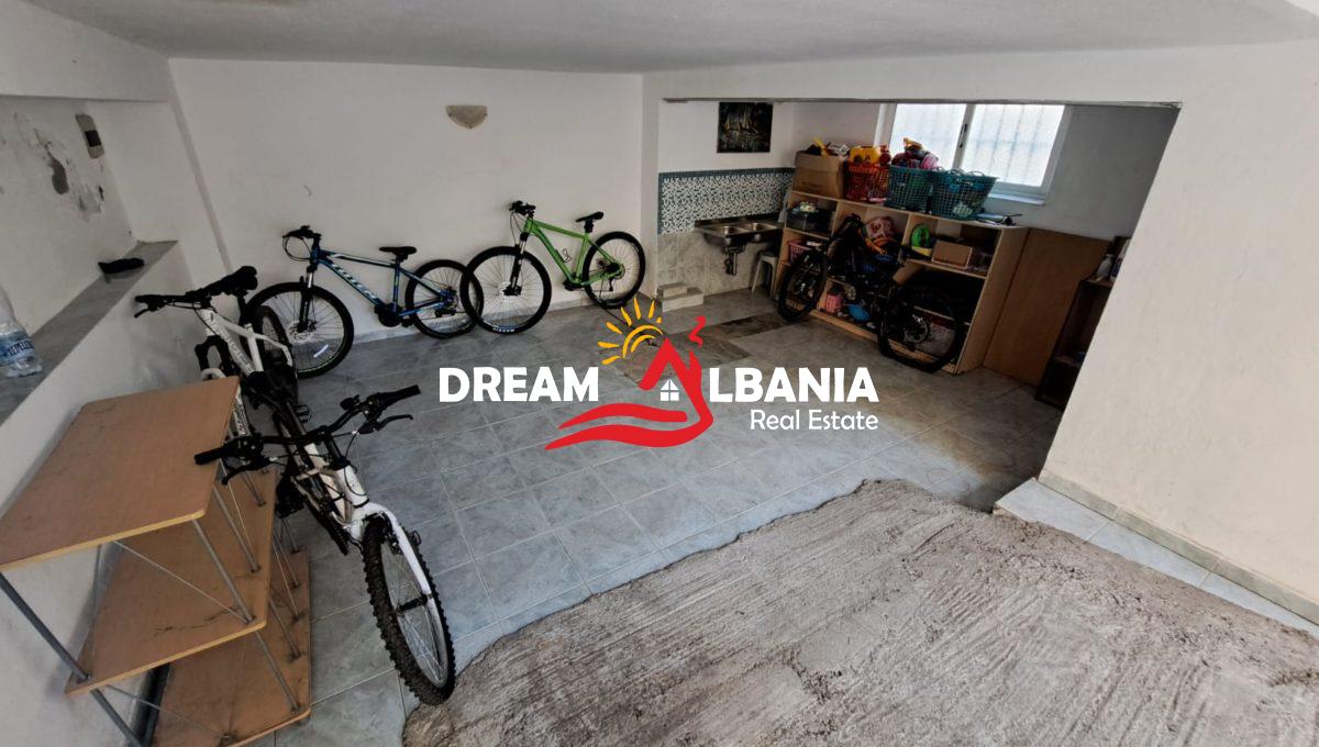 Dyqane ne shitje ne Tirane (14)