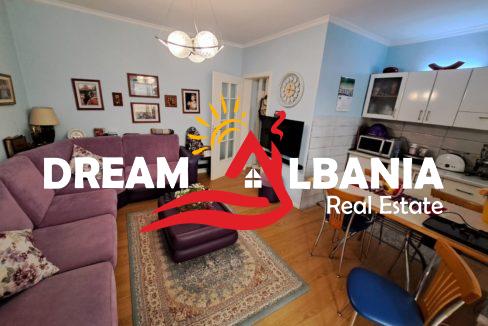 Dyqane ne shitje ne Tirane (2)