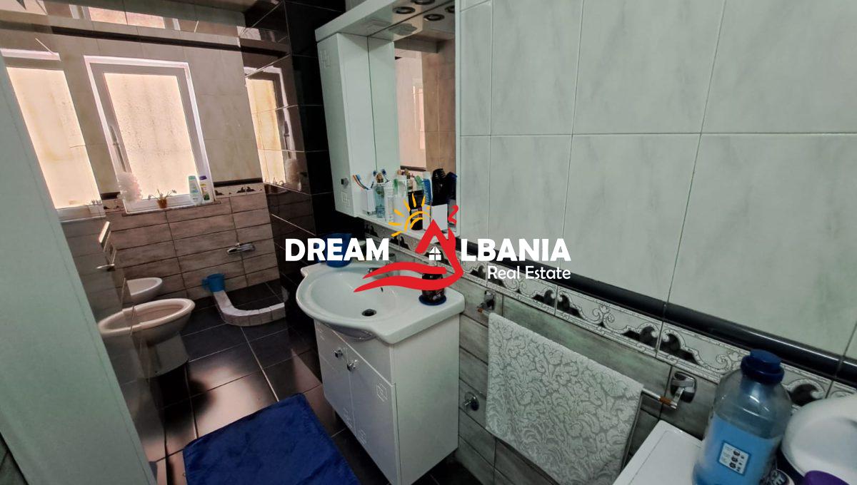Dyqane ne shitje ne Tirane (5)