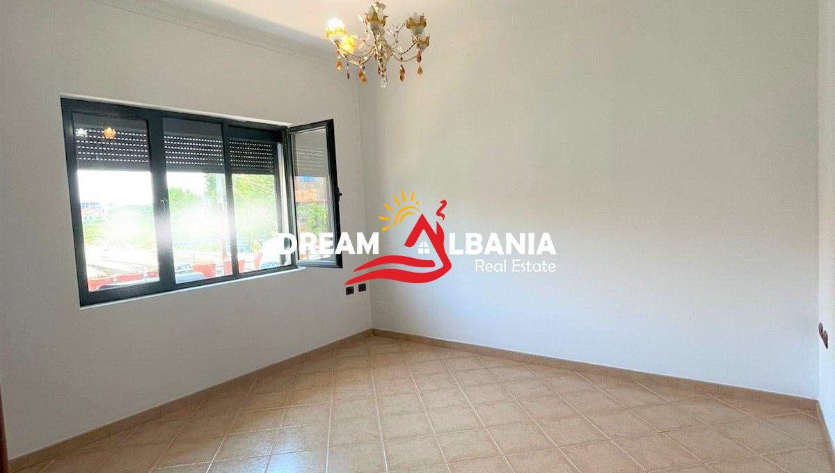 Jepet me qera apartament 3+1 ne Astir prane Bar Famed (ID 4231318