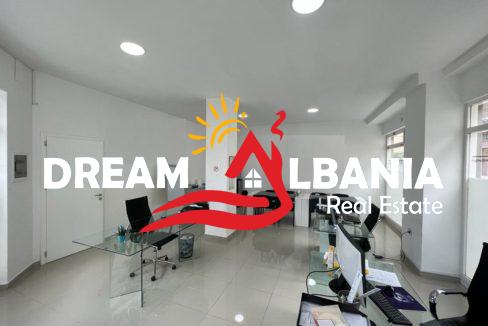 Dyqan ne shitje ne Tirane (2)
