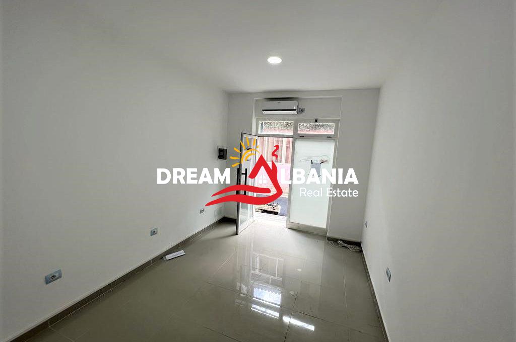 Dyqan ne shitje ne Tirane (2)