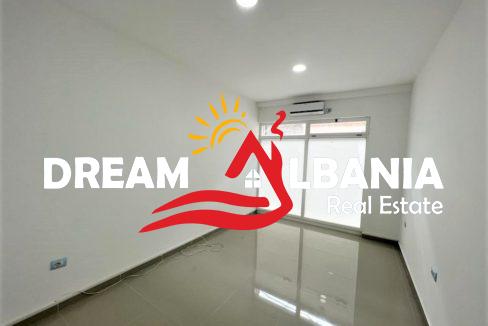 Dyqan ne shitje ne Tirane (4)